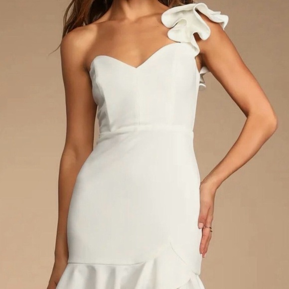 Lulus Dresses & Skirts - Lulu's Chic White One-Shoulder Dress